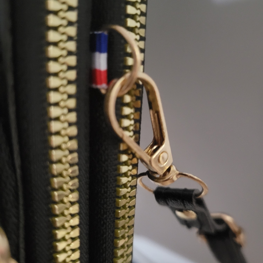 Aurora princess fashion purse with adjustable strap nwot. - Picture 8 of 9